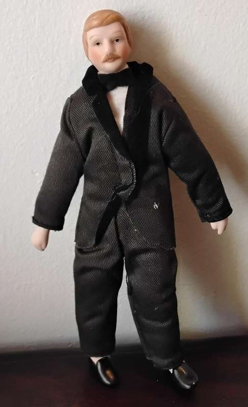 Assorted souvenir and Miniature Dolls