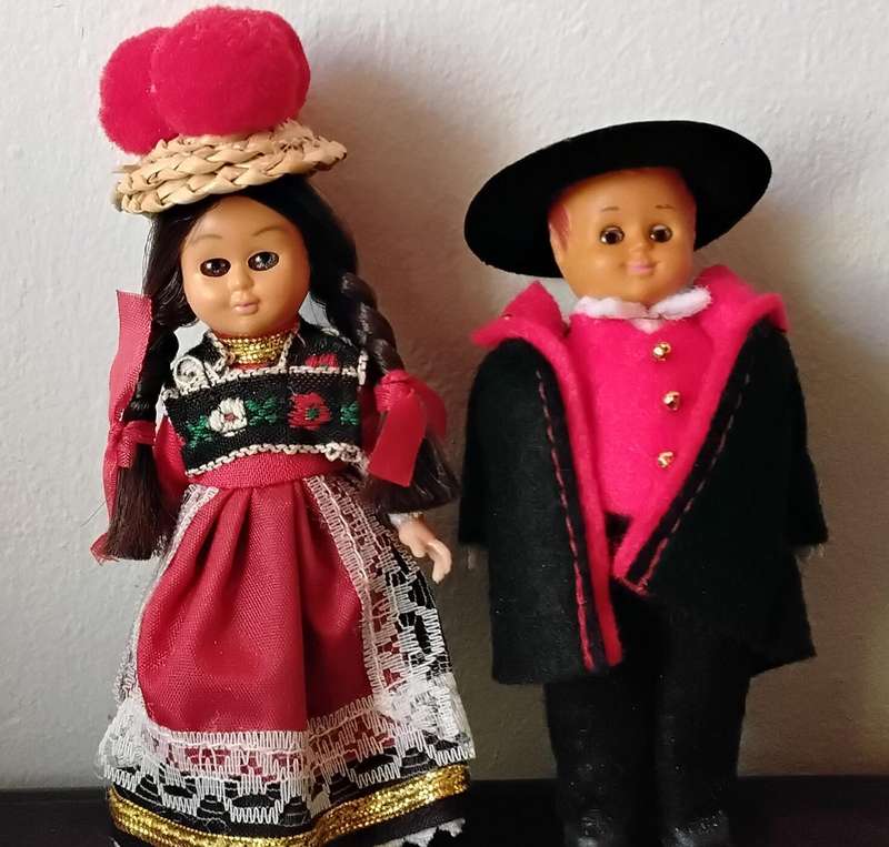 Assorted souvenir and Miniature Dolls