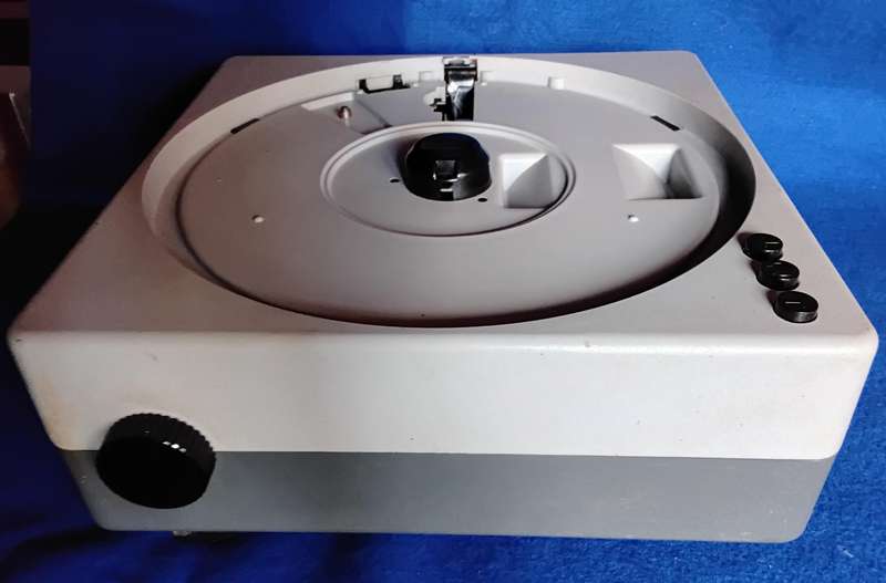 Kodak Carousel Slide projector S - Vintage 1960's with Case