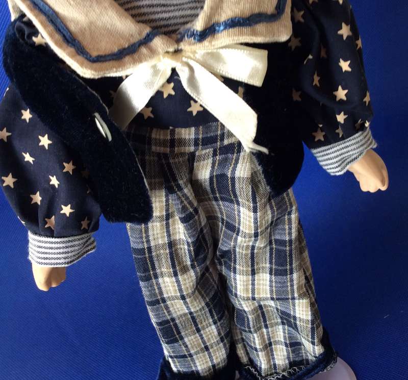 Porcelain Kissing Dolls