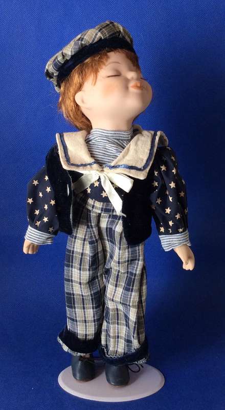 Porcelain Kissing Dolls