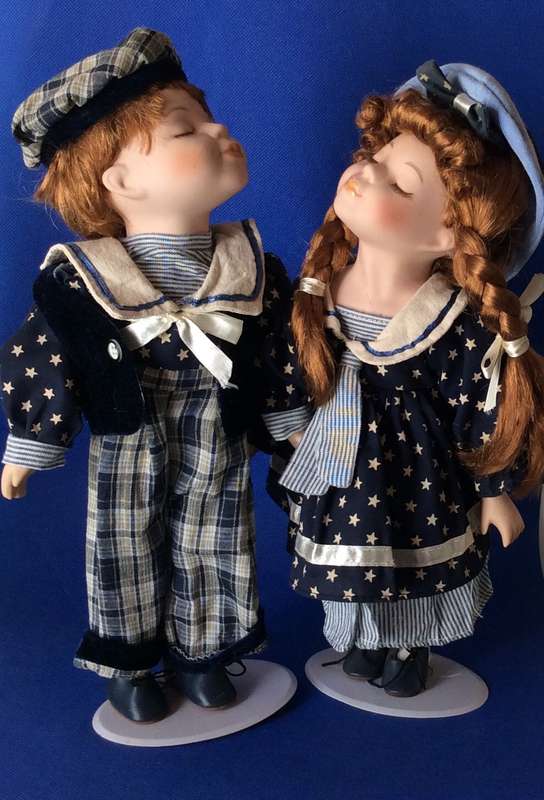 Porcelain Kissing Dolls
