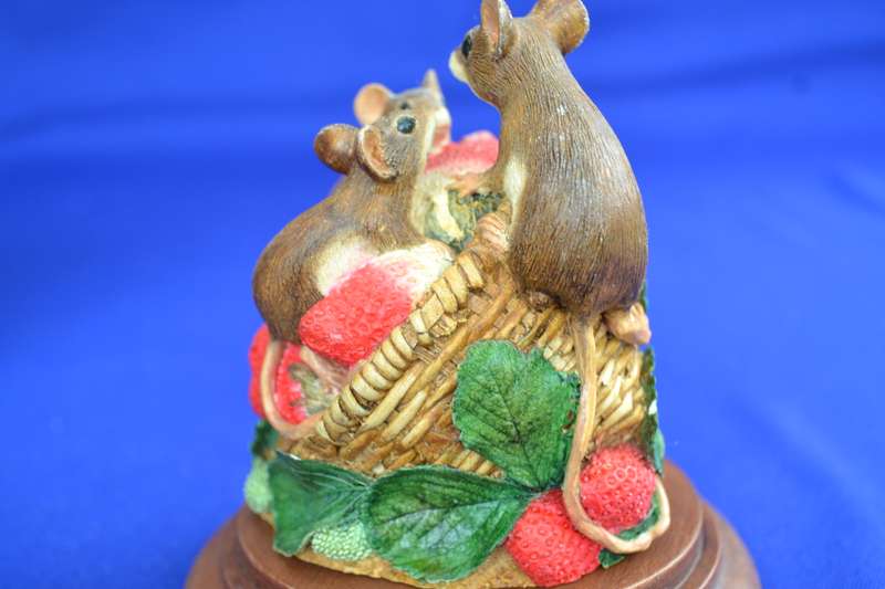 Collectable "Country Collection of Knysna" Limited Edition Country Mice - Strawberries