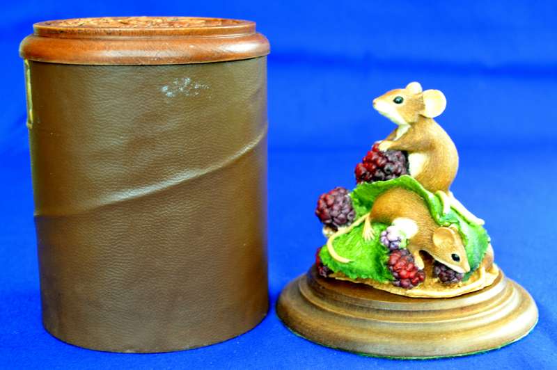 Collectable "Country Collection of Knysna" Limited Edition Country Mice - Berries