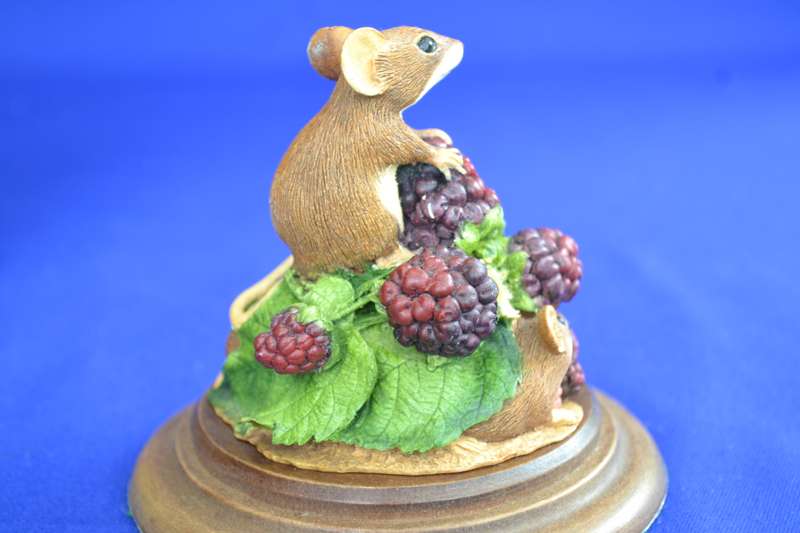Collectable "Country Collection of Knysna" Limited Edition Country Mice - Berries