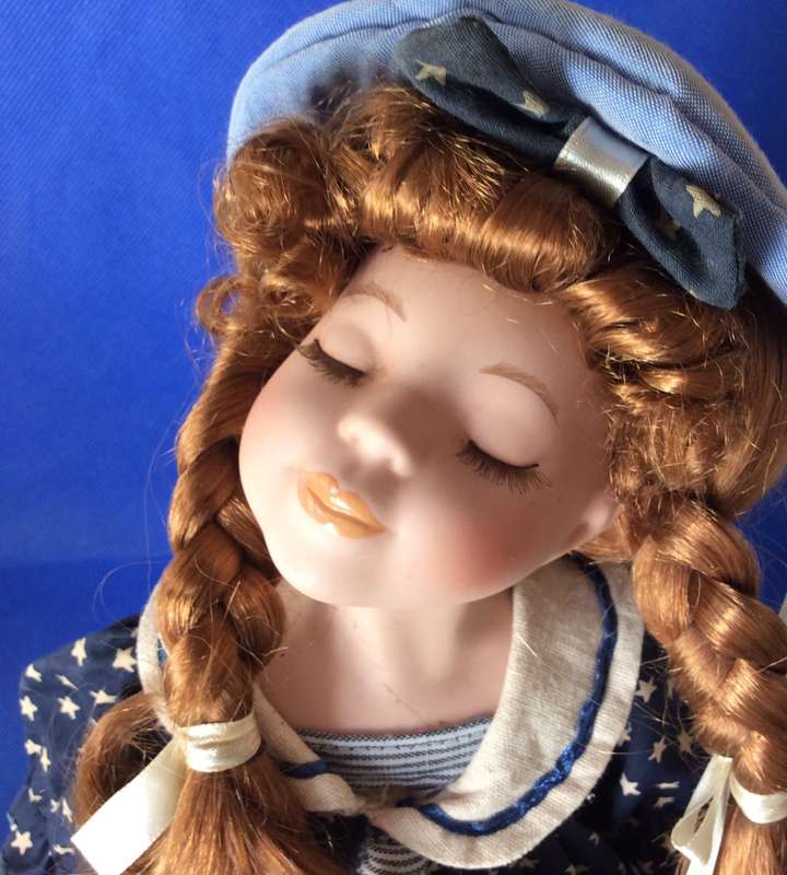 Porcelain Kissing Dolls