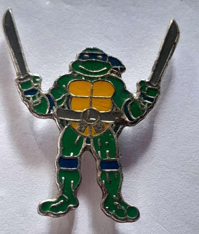 Vintage Enamel Pin Featuring Leonardo from the  Teenage Mutant Ninja Turtles