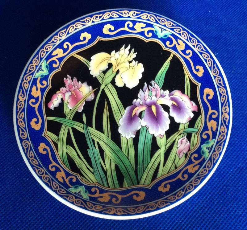 Selection of  Miniature Imari and Imari Style Plates - 5 Pieces