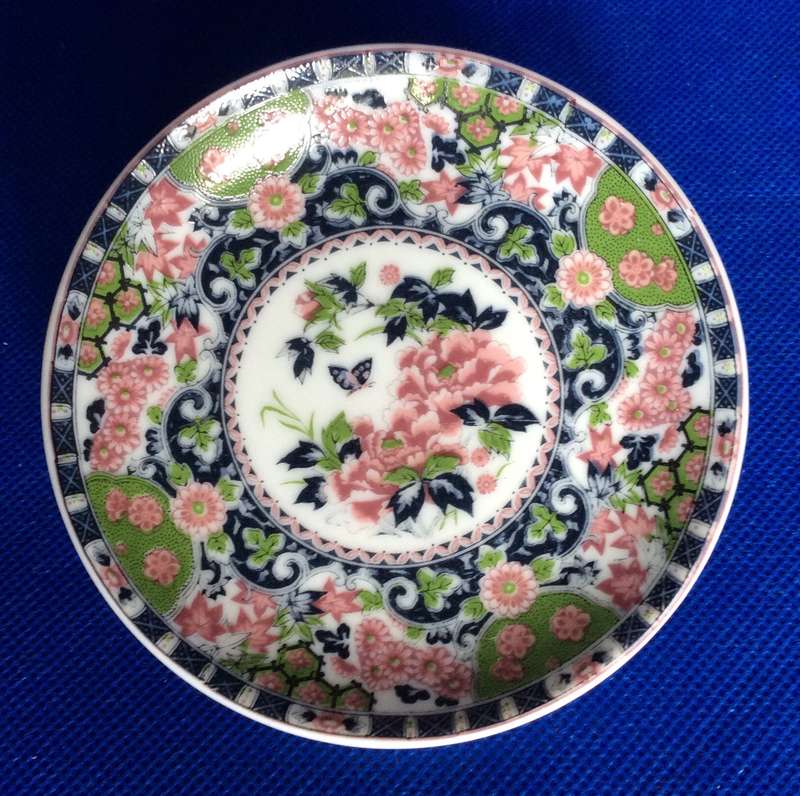 Selection of  Miniature Imari and Imari Style Plates - 5 Pieces