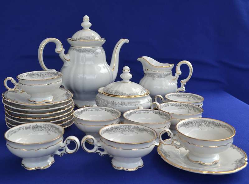Hutschenreuther Sylvia Vintage 8 Setting Coffee Set - 19 Pieces