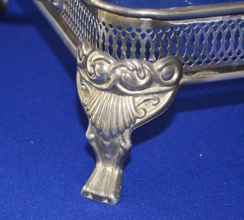 Vintage Silver Plated Footed Serving Dish Holder with Pyrex Serving Dish