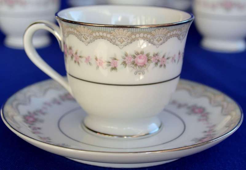 Noritake Glenwood demitasse duos x 4 Plus small milk jugs x 2
