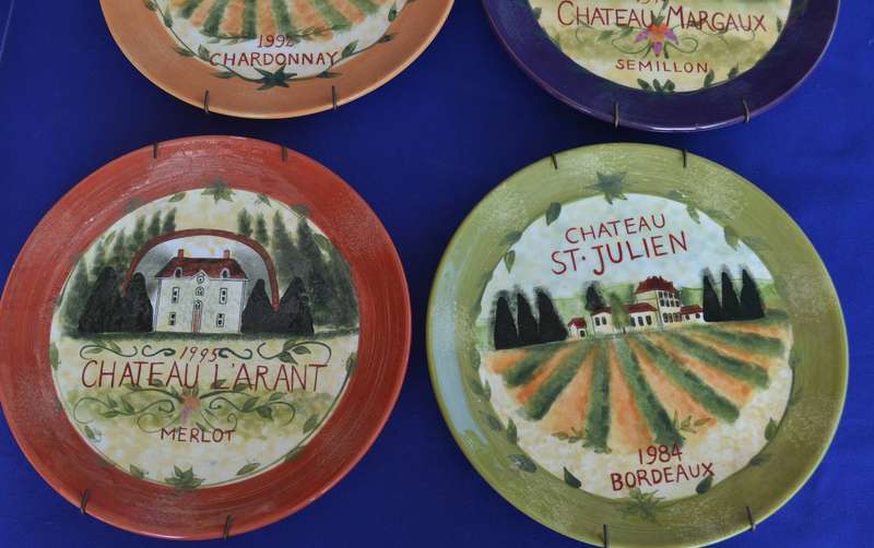 Set of 4 Susan Winget "Chateau" Plates with wall hanging clips