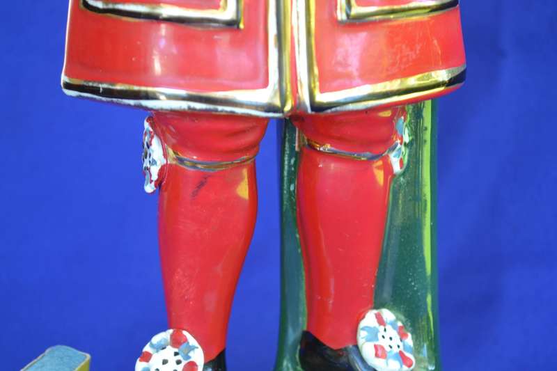 True Vintage 1960's Coronetti Cunardo Italy "The Beefeater Yeoman" Porcelain Decanter