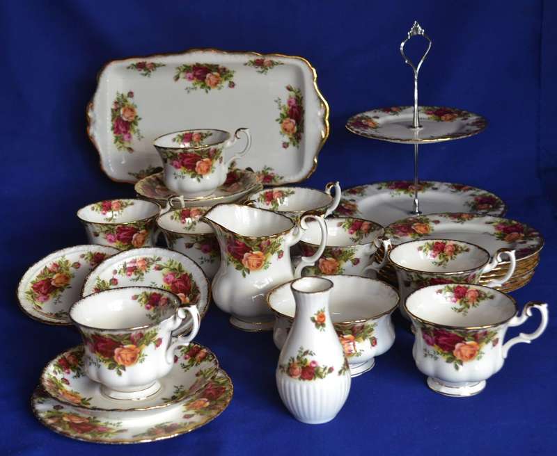 Royal Albert Tea Set "Old Country Roses" - 29 Pieces