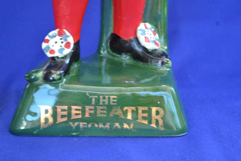True Vintage 1960's Coronetti Cunardo Italy "The Beefeater Yeoman" Porcelain Decanter