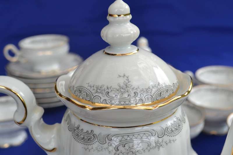 Hutschenreuther Sylvia Vintage 8 Setting Coffee Set - 19 Pieces