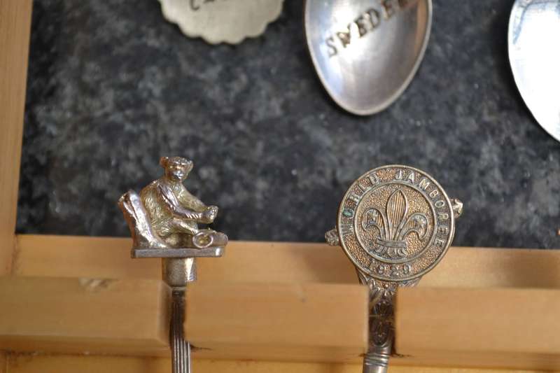 Collectable vintage Charm Style Handle Spoons in wooden Display Rack - 24 Spoons