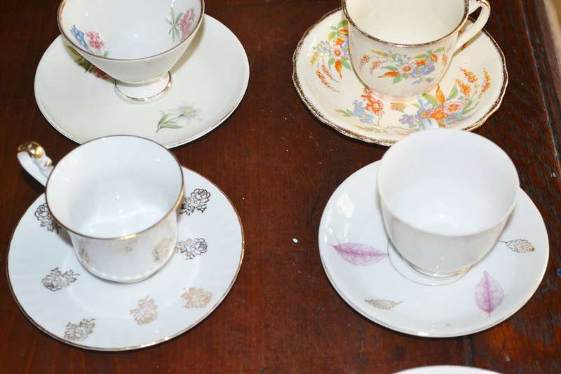Selection of 12 Vintage Porcelain Duos - Various Makers