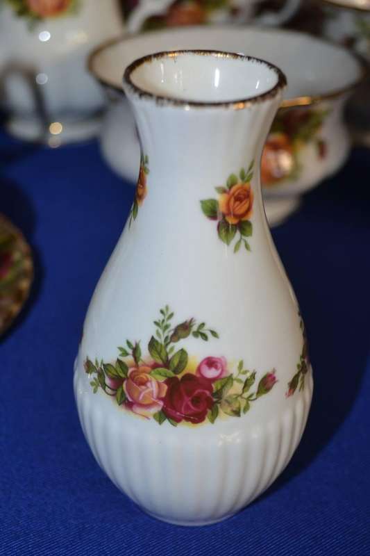 Royal Albert Tea Set "Old Country Roses" - 29 Pieces