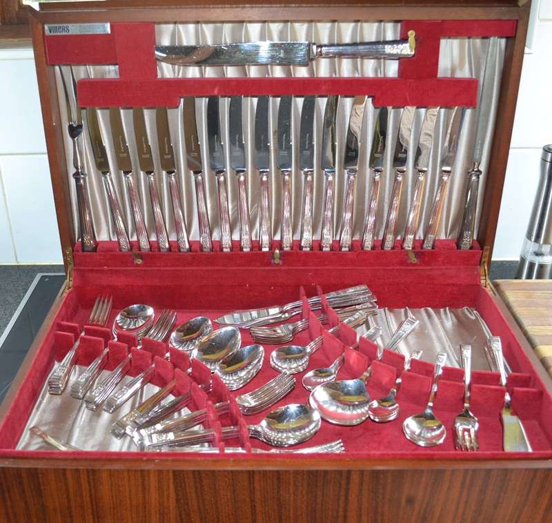 True Vintage Viners Cutlery Canteen on Legs with 89 Piece Cutlery Set (Viners & T Turner)