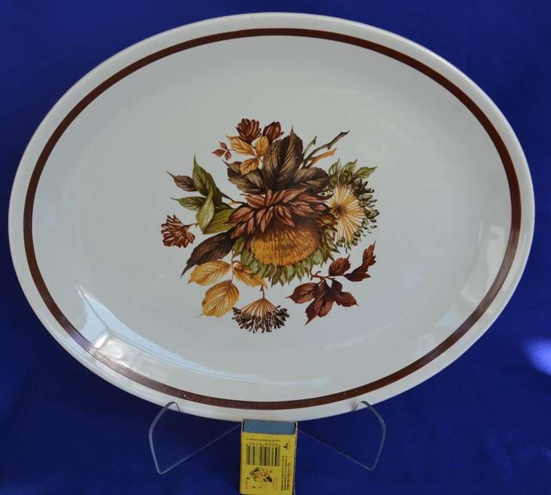 Midwinter Pottery Items in the October Pattern - 6 Pieces