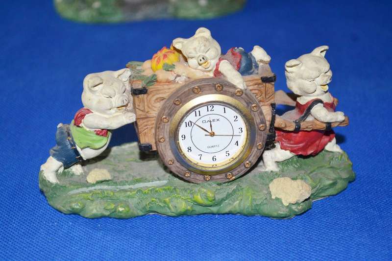 Collectable Vintage Resin Clocks x 2