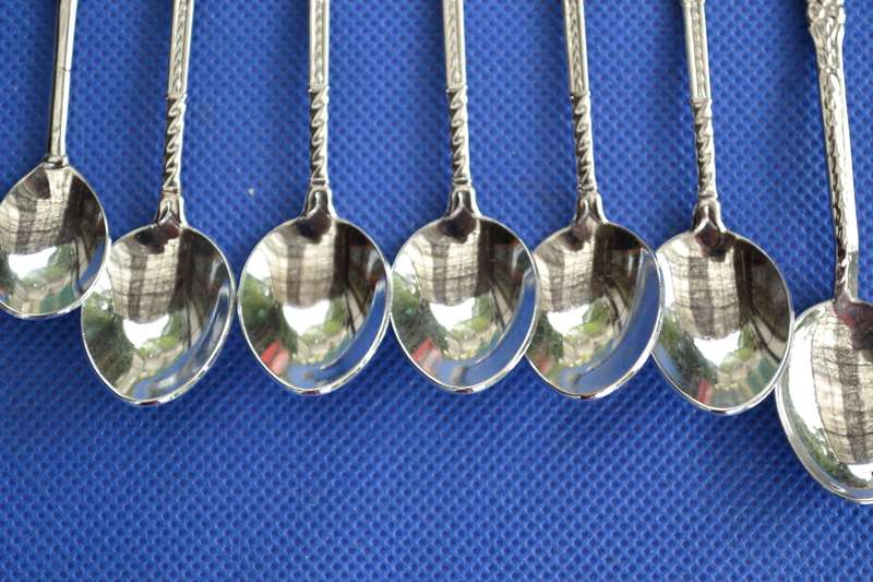 Assorted Vintage Collectable Spoons - 7 Pieces