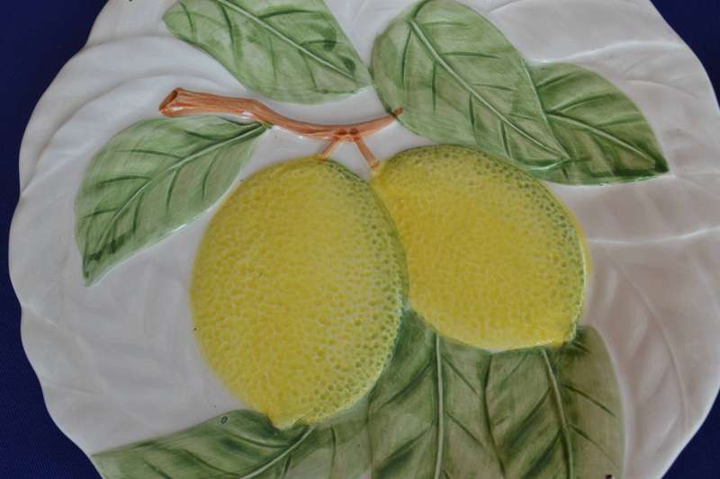 Set of 4 Decorative Wall Plates - Fruit Design - with wall hanging clips