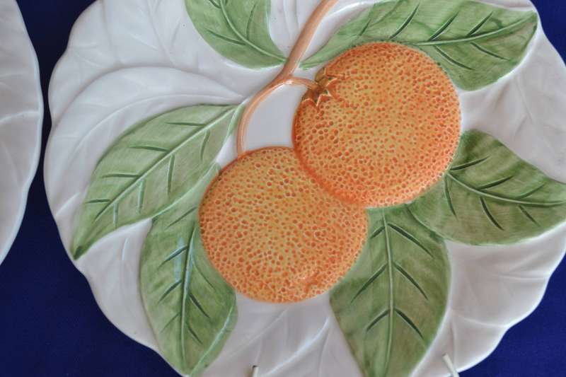 Set of 4 Decorative Wall Plates - Fruit Design - with wall hanging clips