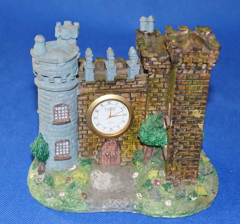 Collectable Vintage Resin Clocks x 2