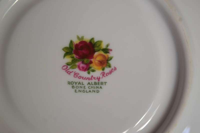 Royal Albert Tea Set "Old Country Roses" - 29 Pieces