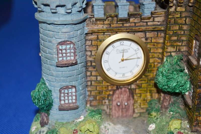 Collectable Vintage Resin Clocks x 2