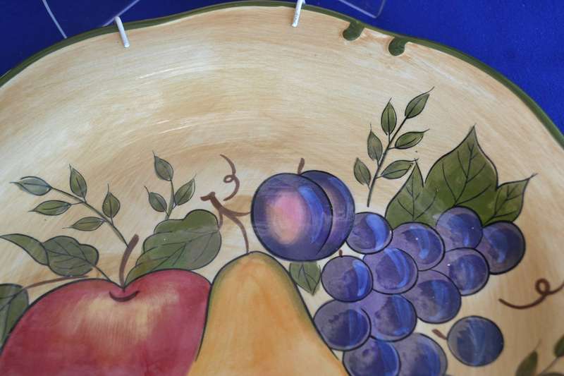 Pair of Decorative Wall Plates - with wall hanging Clips