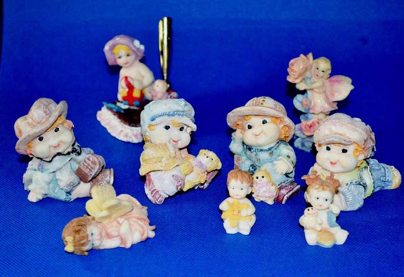 Assorted Small Resin Ornaments - 9 Pieces