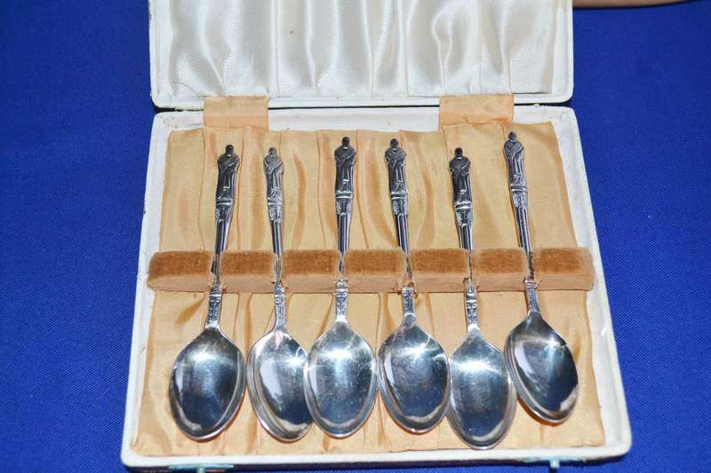Vintage Silver Plate Apostle Spoons in Presentation Box