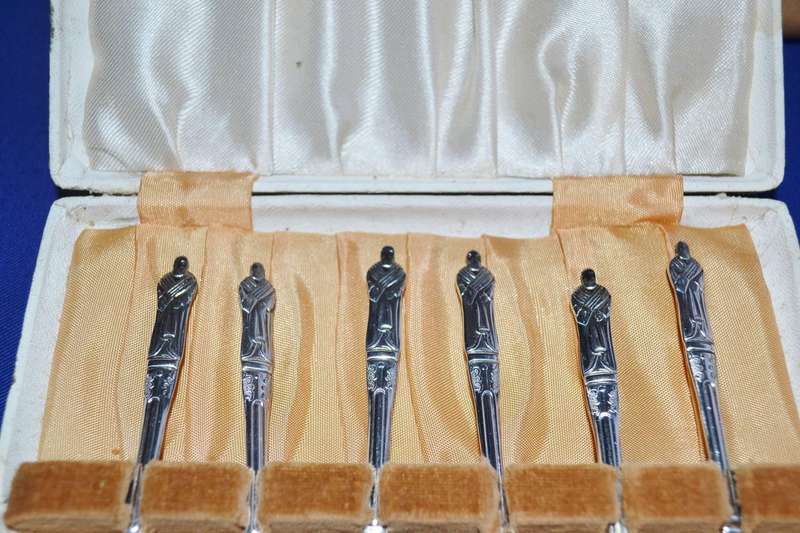 Vintage Silver Plate Apostle Spoons in Presentation Box