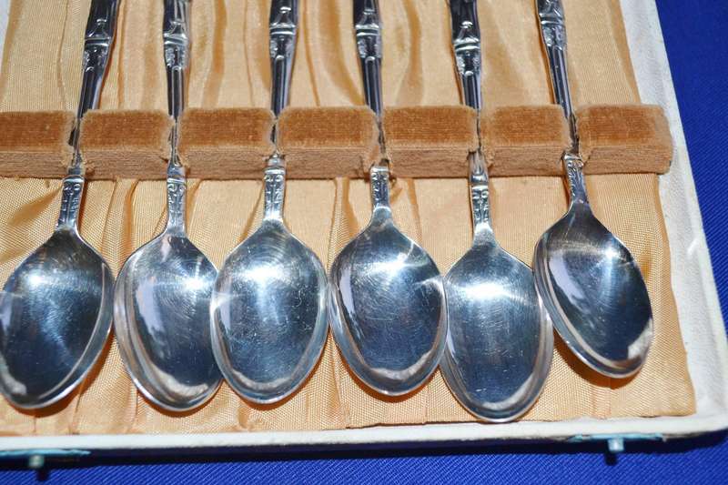 Vintage Silver Plate Apostle Spoons in Presentation Box