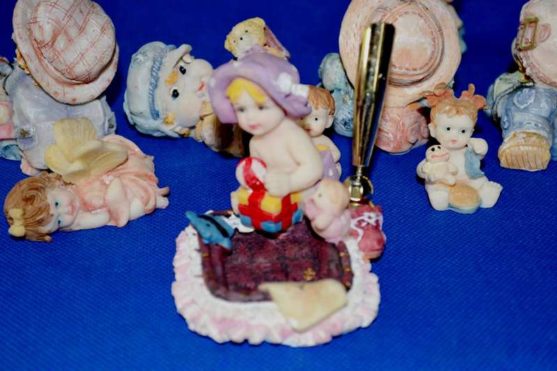 Assorted Small Resin Ornaments - 9 Pieces