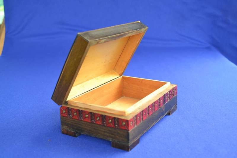 Vintage Hand Carved Polish Folk Art  Hinged Jewelry / trinket box