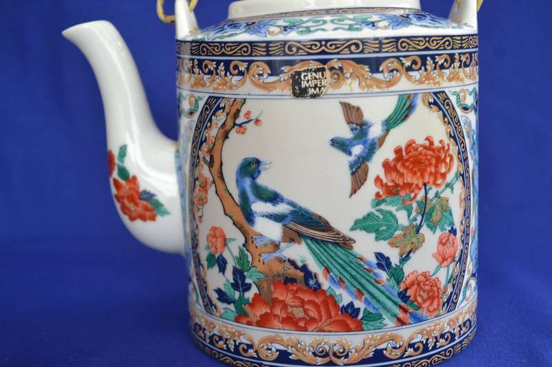 True Vintage Imperial Imari Tea Pot with Bamboo Handle