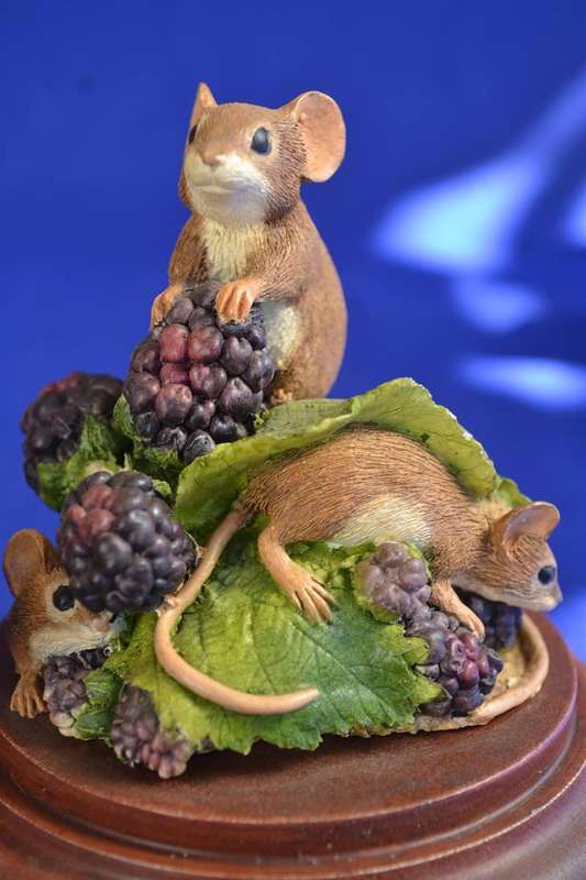 Collectable "Country Collection of Knysna" Limited Edition Country Mice and Miniature Bird