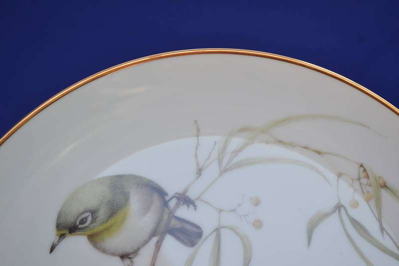 Heritage Porcelain Best Loved Birds of Southern Africa Collectors Plate - Cape White Eye
