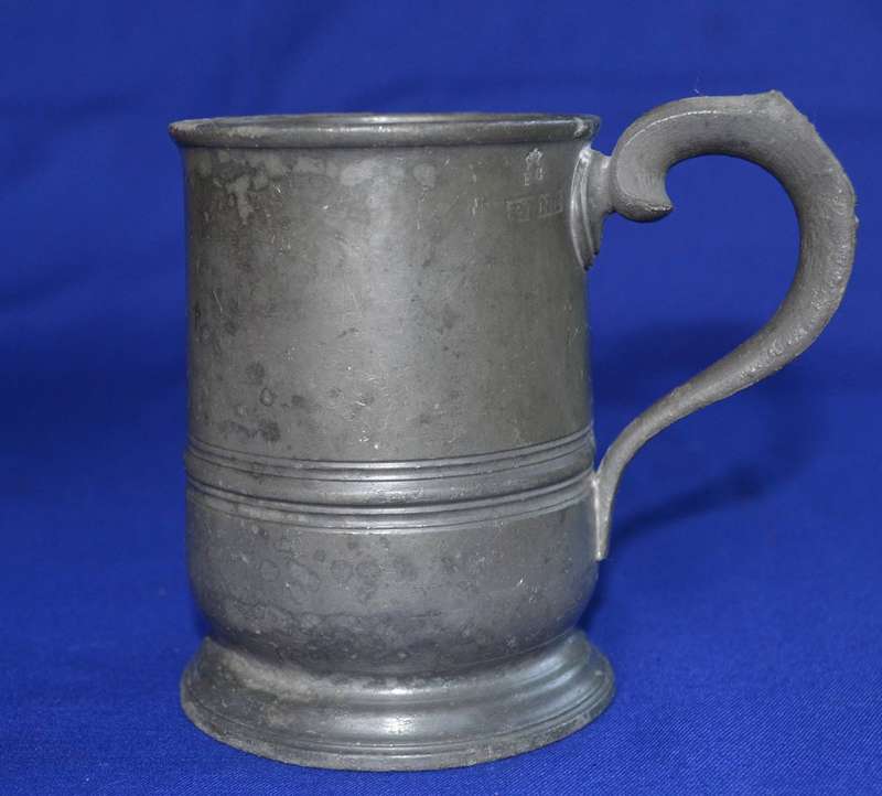 Vintage British Pewter 1 Pint Tankard