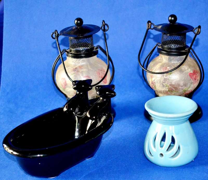 Assorted Bathroom Ornaments - 4 Pieces