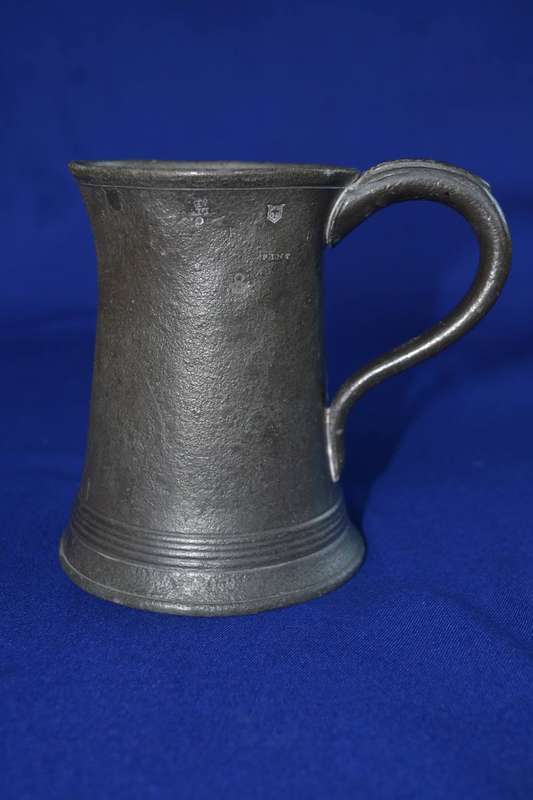 Vintage British Pewter 1 Pint Tankard