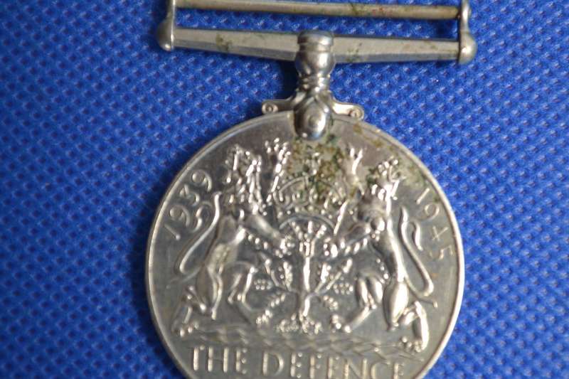 1939 - 1945 Great Britain World War II Defence Medal