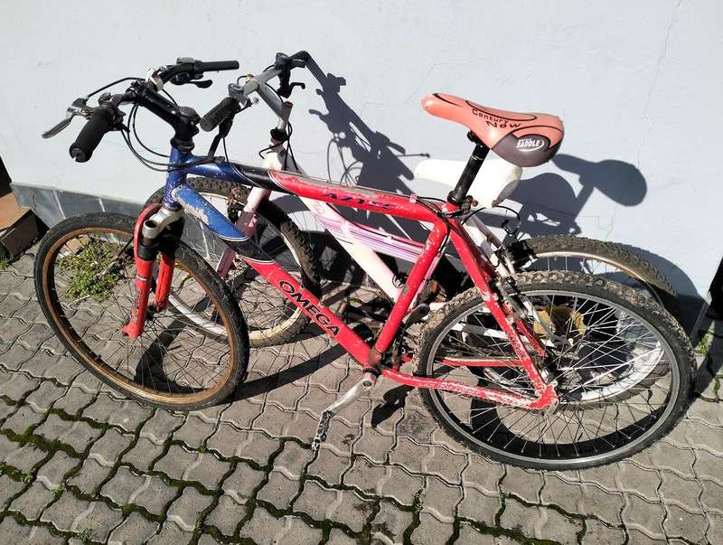 2 X BICYCLES