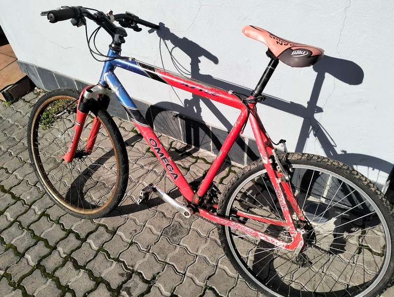 2 X BICYCLES