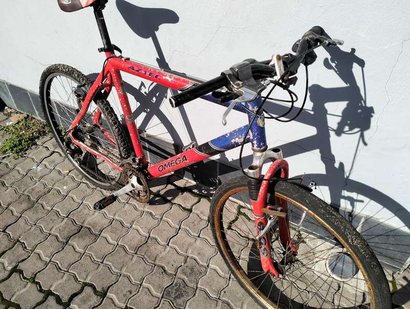2 X BICYCLES